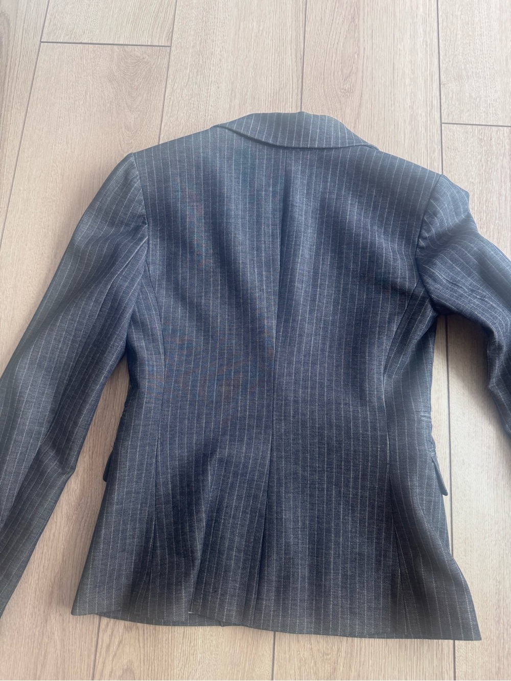Express Women’s Gray Pinstripe Suit Blazer & Pants - Picture 6 of 7